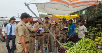 पटेलनगर क्षेत्रान्तर्गत निरंजनपुर मण्डी मे बाहरी व्यक्तियों के सत्यापन हेतु दून पुलिस ने चलाया अभियान