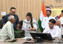 डीएम ने 11 माह से पेंशन को भटक रही राधा की मौके पर ही लगाई विकलांग पेंशन