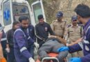 गंगोत्री राष्ट्रीय राजमार्ग पर गंगनानी नागराजा मंदिर के पास एक हेलीकॉप्टर दुर्घटनाग्रस्त 6 लोगों की हुई मौत