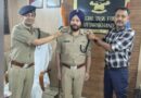 वरिष्ठ पुलिस अधीक्षक एसटीएफ ने उप निरीक्षक यादविंदर बाजवा और आशीष गुसाईं को पहनाया तीसरा स्टार