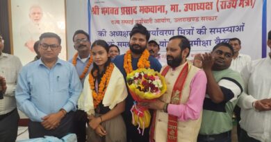 उत्तराखंड राज्य सफाई कर्मचारी आयोग के उपाध्यक्ष (राज्यमंत्री)  ऋषिकेश नगर निगम विभागों की समीक्षा बैठक में लिया भाग