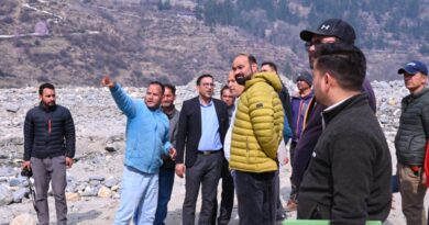 गंगोत्री धाम में डीएम ने लिया चारधाम यात्रा व्यवस्थाओं का जायजा