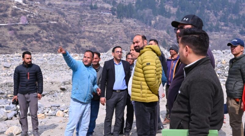 गंगोत्री धाम में डीएम ने लिया चारधाम यात्रा व्यवस्थाओं का जायजा