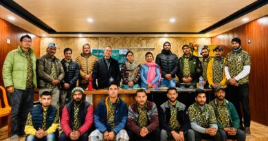 तेज़ बारिश और पहाड़ी तूफ़ान के बीच हर्षिल घाटी में नेचुरलिस्ट प्रशिक्षण का सफल शुभारंभ