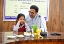 कोई भी बच्चा शिक्षा से न रहे वंचित, हर पात्र तक पहुँचे सरकारी योजनाओं का लाभ- डीएम