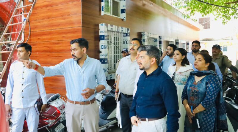 डीएम ने कलेक्ट्रेट परिसर स्थित कार्यालयों रिकॉर्ड रूम एवं आपदा परिचालन केन्द्र का किया निरीक्षण अधिकारियों कार्मिकों को दिए आवश्यक दिशा-निर्देश