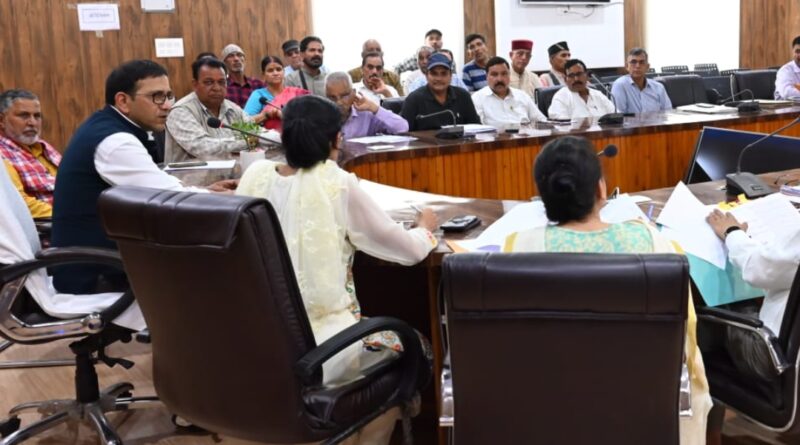 उत्तराखंड राज्य आंदोलनकारियों के लंबित आवेदनों पर समिति ने किया मंथन