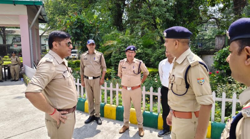 राष्ट्रीय परीक्षा एजेंसी द्वारा आयोजित (NEET) की परीक्षा को दून पुलिस ने सुरक्षा के साथ सकुशल कराया सम्पन्न