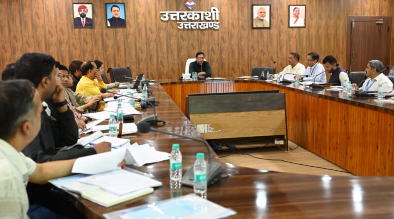 डीएम की अध्यक्षता में जिला परामर्शदात्री समिति एवं जिला स्तरीय पुनरीक्षण समिति की हुई बैठक
