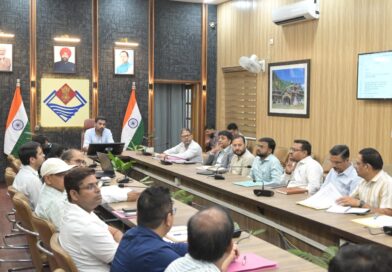 जिलाधिकारी डॉ. आशीष चौहान की अध्यक्षता में ऋषिकेश क्षेत्र की प्रमुख विकास परियोजनाओं की हुई समीक्षा बैठक 