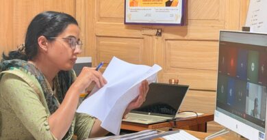 निर्वाचन कार्यों में लापरवाही क्षम्य नहीं, युद्ध स्तर पर पूरा करें डिजिटाइजेशन – एडीएम 