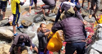 यमुनोत्री धाम में पुलिस,फायर, एसडीआरएफ एवं अन्य सुरक्षा बलों द्वारा चलाया गया विशेष स्वच्छता अभियान
