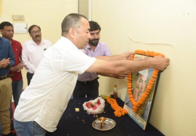 अमर शहीद श्रीदेव सुमन के बलिदान दिवस पर मुख्य विकास अधिकारी ने अर्पित की श्रद्धांजलि 