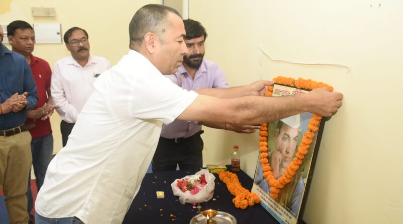 अमर शहीद श्रीदेव सुमन के बलिदान दिवस पर मुख्य विकास अधिकारी ने अर्पित की श्रद्धांजलि 