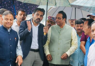 विधायक धर्मपुर विनोद चमोली एवं डीएम डॉ0 आशीष चौहान ने मौहब्बेवाला क्षेत्र का किया स्थलीय निरीक्षण